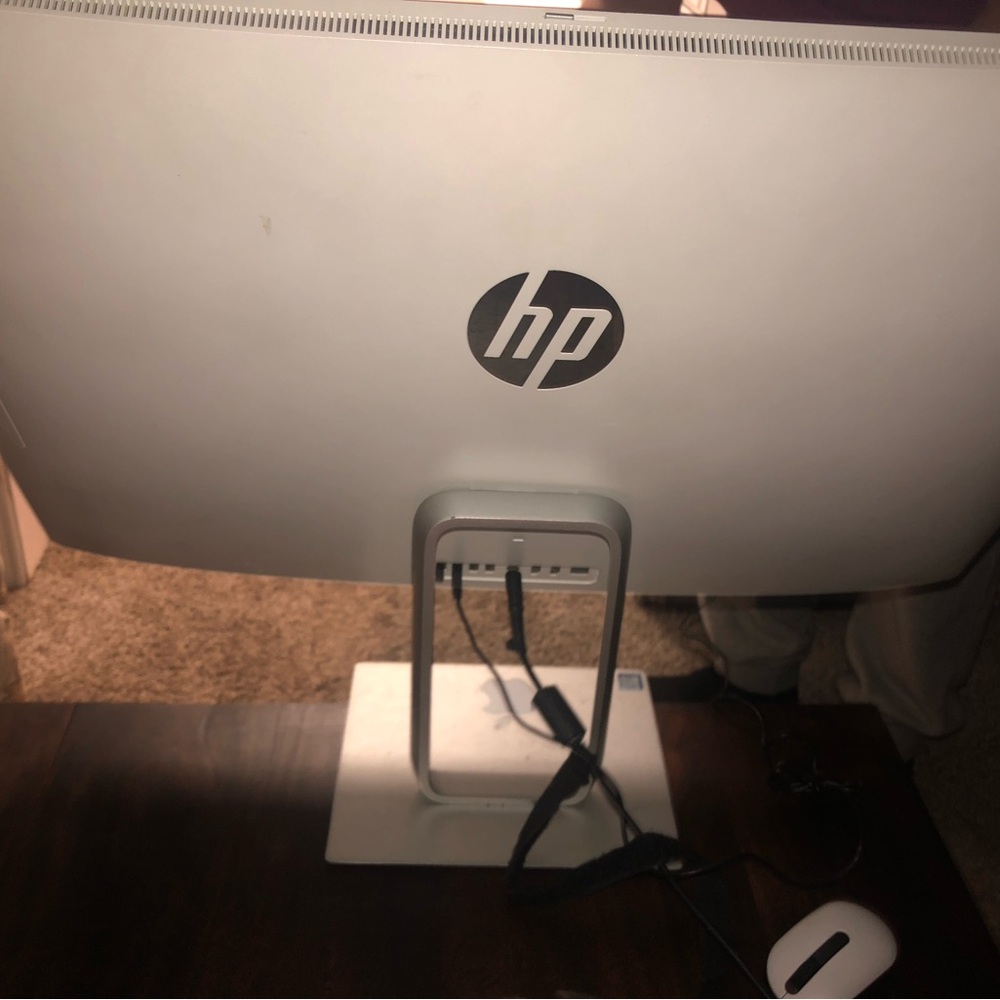 HP All-in-One Desktop Computer - Picture 4 of 5